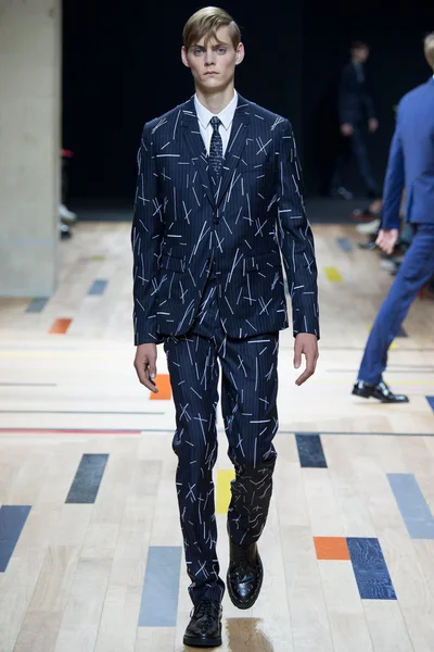 Look 5
